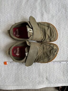 Splay barefoot kids sneaker 12C